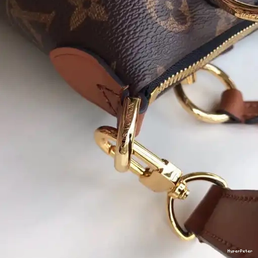 Vuitton V MM TOTE Louis 0313