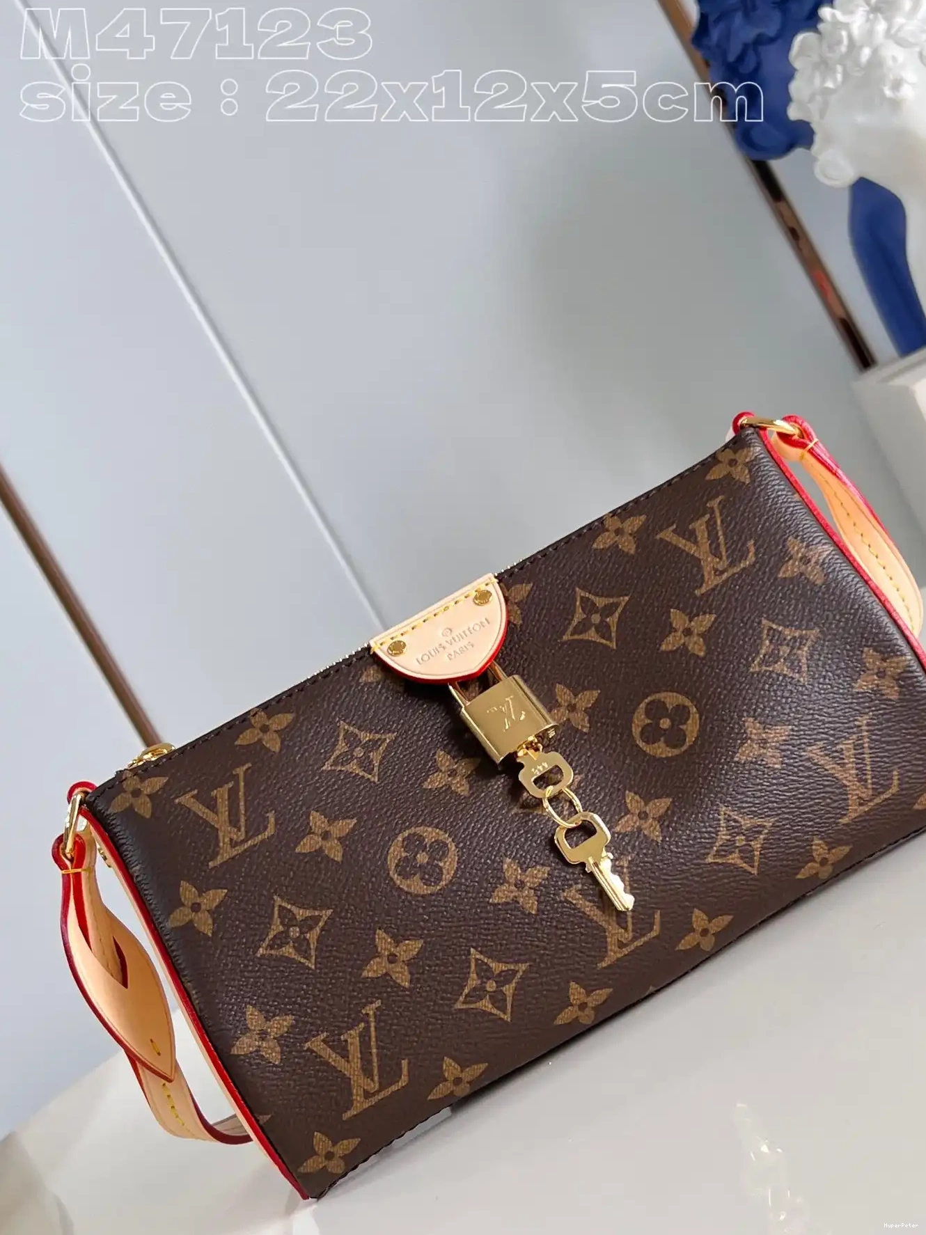 12 Tirette VUITTON LOUIS x5.5CM x 22 Pochette - 0315