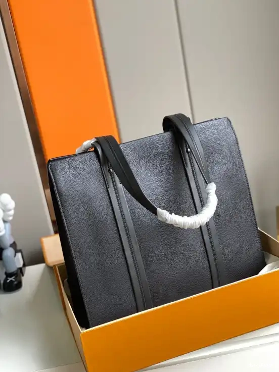 LOUIS TOTE VUITTON 0311