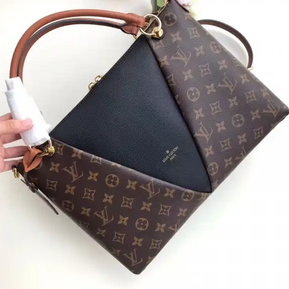 Vuitton V MM TOTE Louis 0313